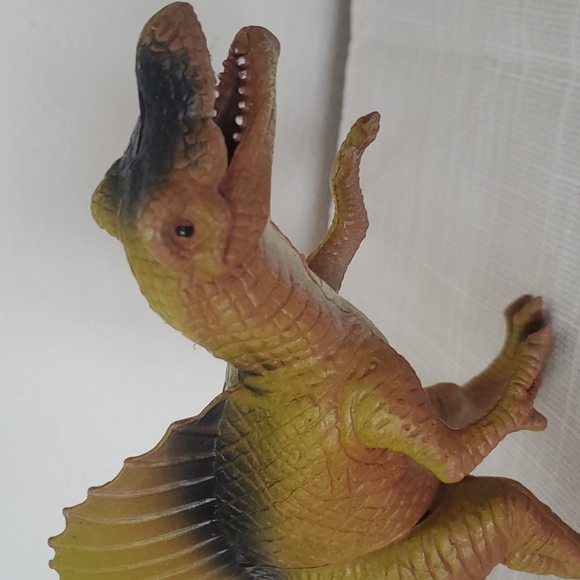 Vintage Spinosaurus Dinosaur - Picture 6 of 8